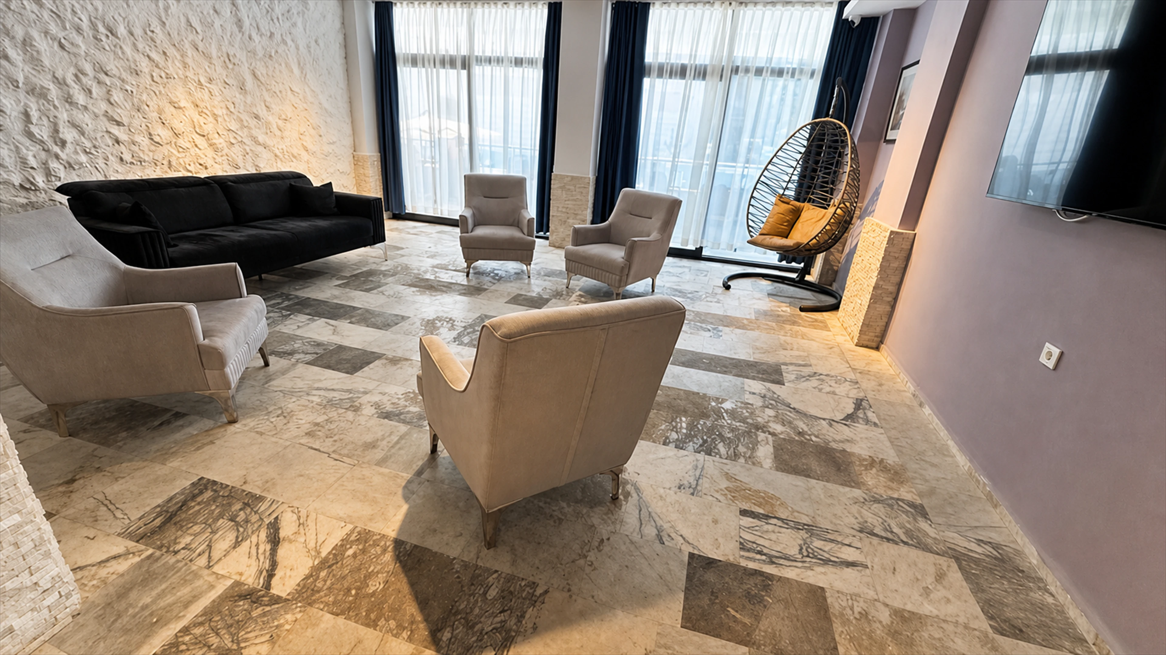 Vivelle Beach Hotel lobi oturma alanı